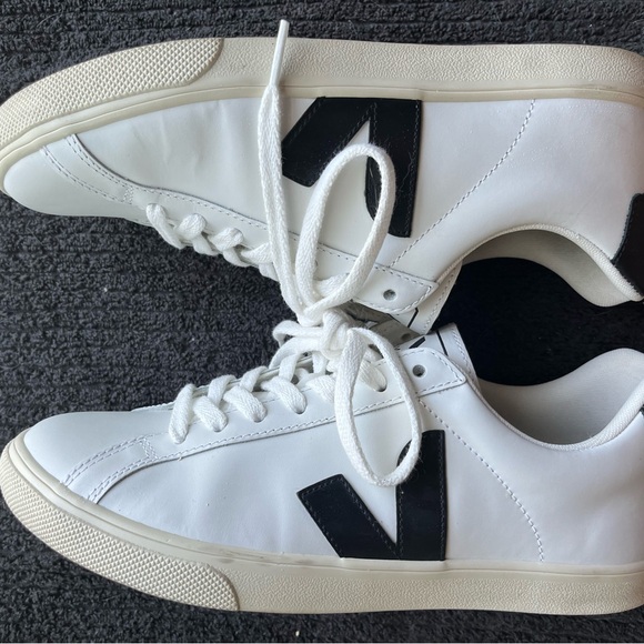 Veja Men's White Sneakers with Black Logo - Picture 1 of 7